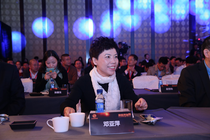 苏宁在足球上赚钱了吗_苏宁踢球_苏宁足球技巧