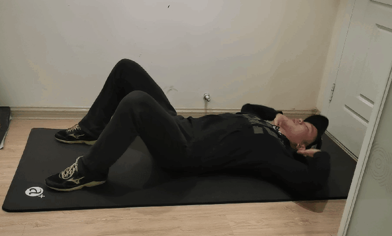 瑜伽垫上的健身动作_瑜伽健身动作垫上有水珠_瑜伽健身动作垫上铺什么好
