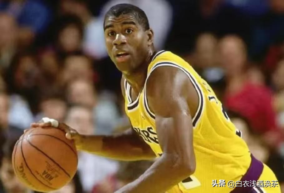 篮球最有历史的是谁啊图片_篮球图片真实_篮球图片nba图片壁纸高清
