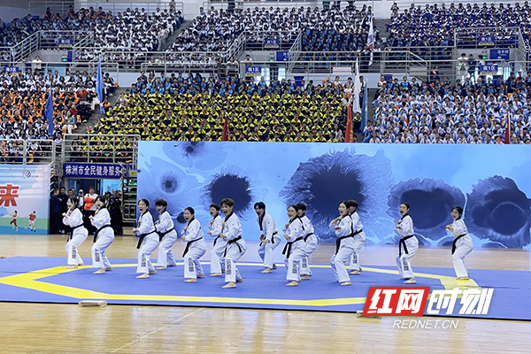 高中生校运会_19岁高中生运动会_高中生运动会绘画作品
