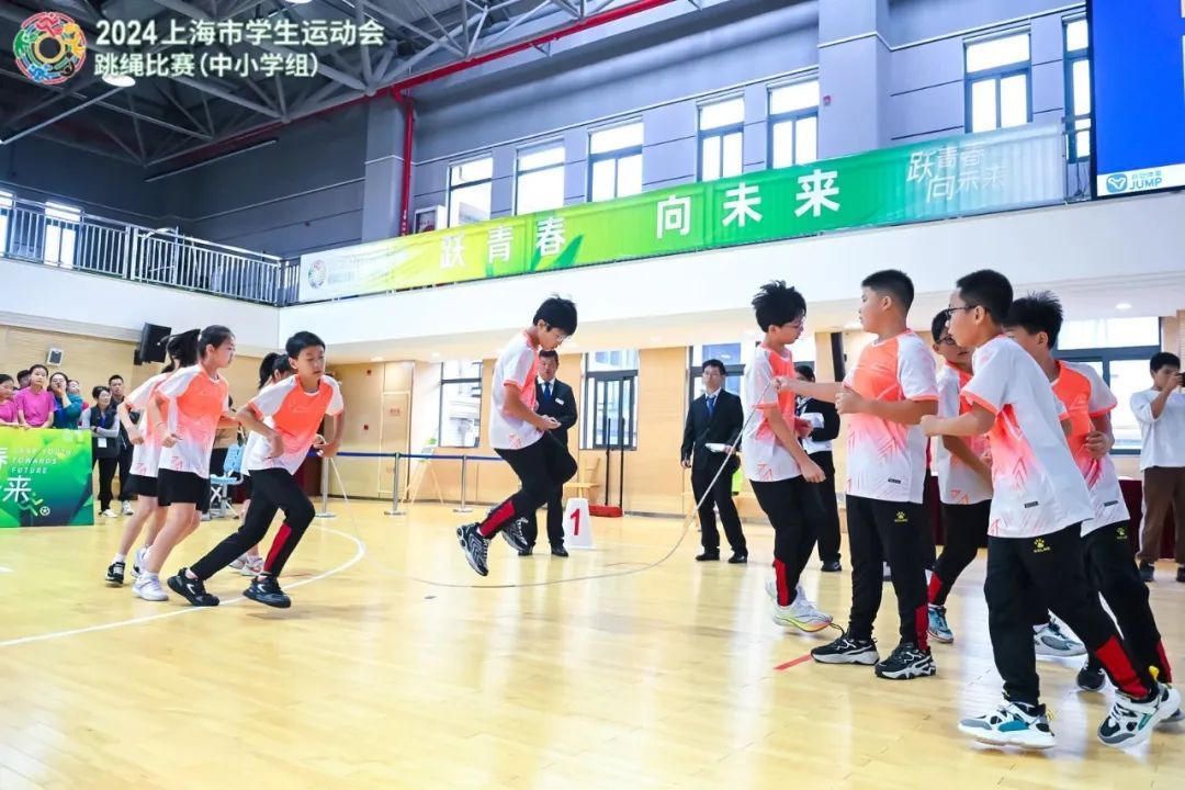 19岁高中生运动会_高中生校运会_高中运动生会入团吗