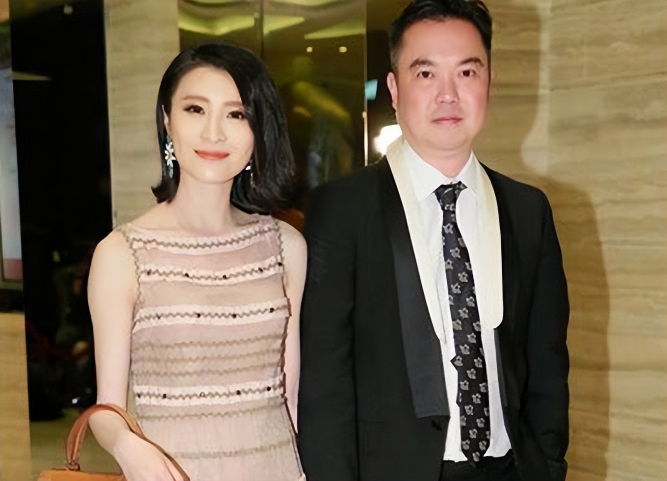 运动短裤男健身房穿_男生健身短裤_穿短裤去健身房可以吗