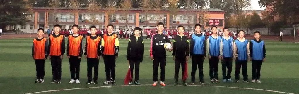 足球比赛规则站位_足球队的站位_校园足球球队站位规则图片