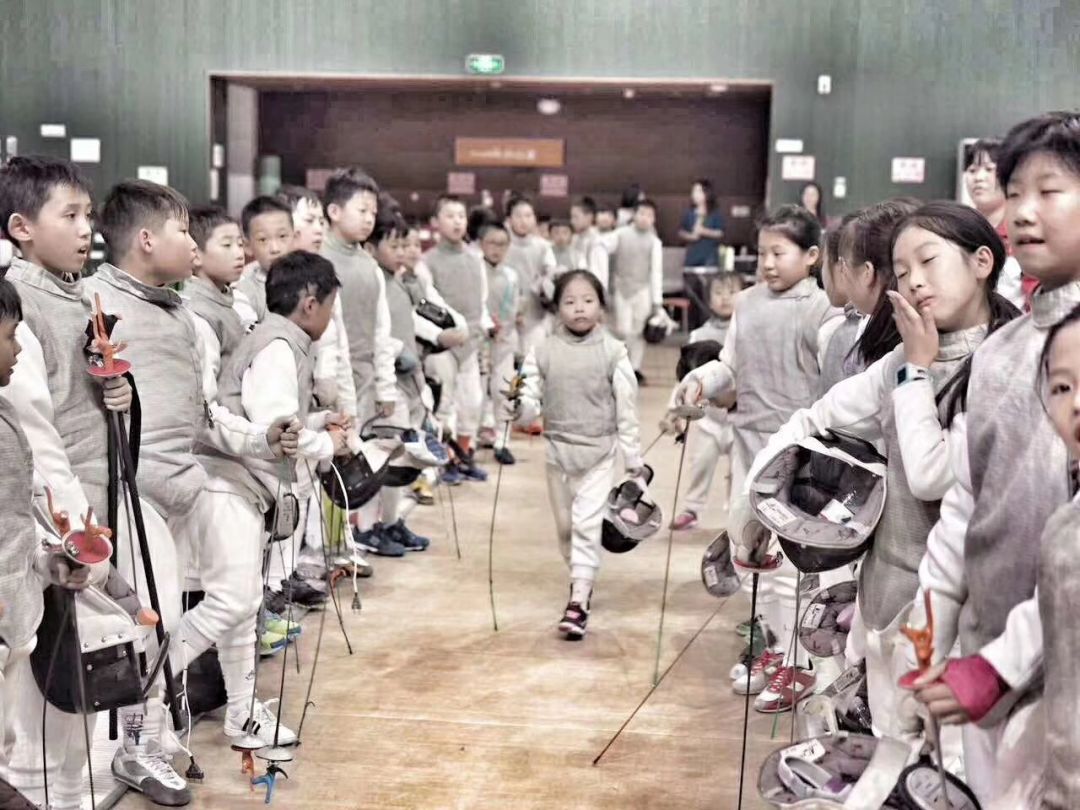 击剑视频教程_击剑培训技巧视频_击剑基础训练视频