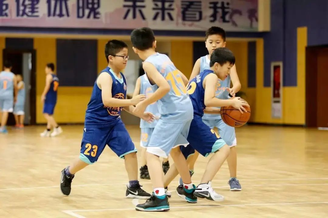 压制篮球规则_压制篮球规则的游戏_篮球压制是什么意思