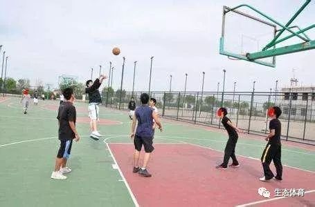篮球底线球发球规则_篮球底线发球时间限制_新篮球底线发球规则是什么