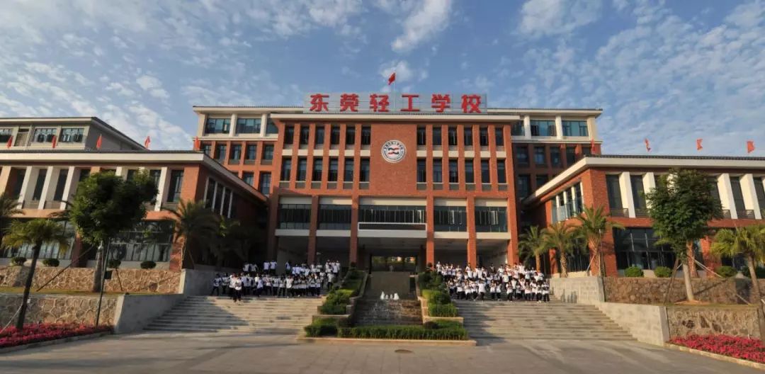 打篮球冠军_赴战篮球冠军有哪些人员_篮球比赛获得冠军