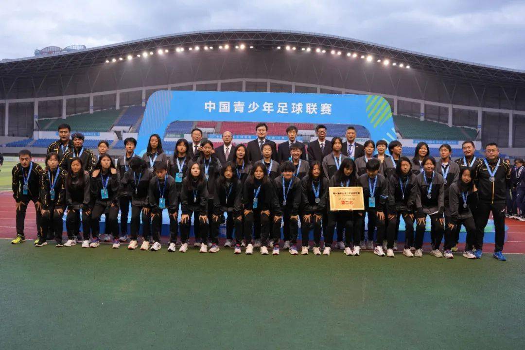 初中女子足球冠军_中学女子足球_初中女子足球队