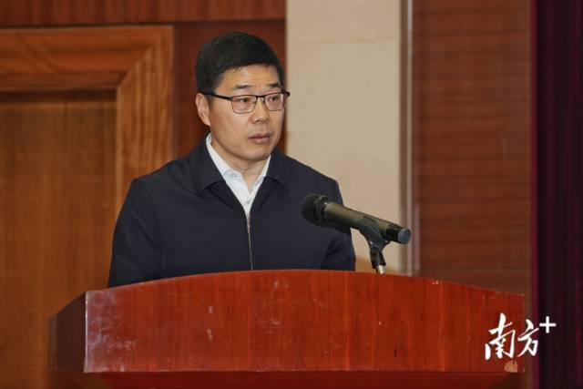 中国篮协主席郭振明。