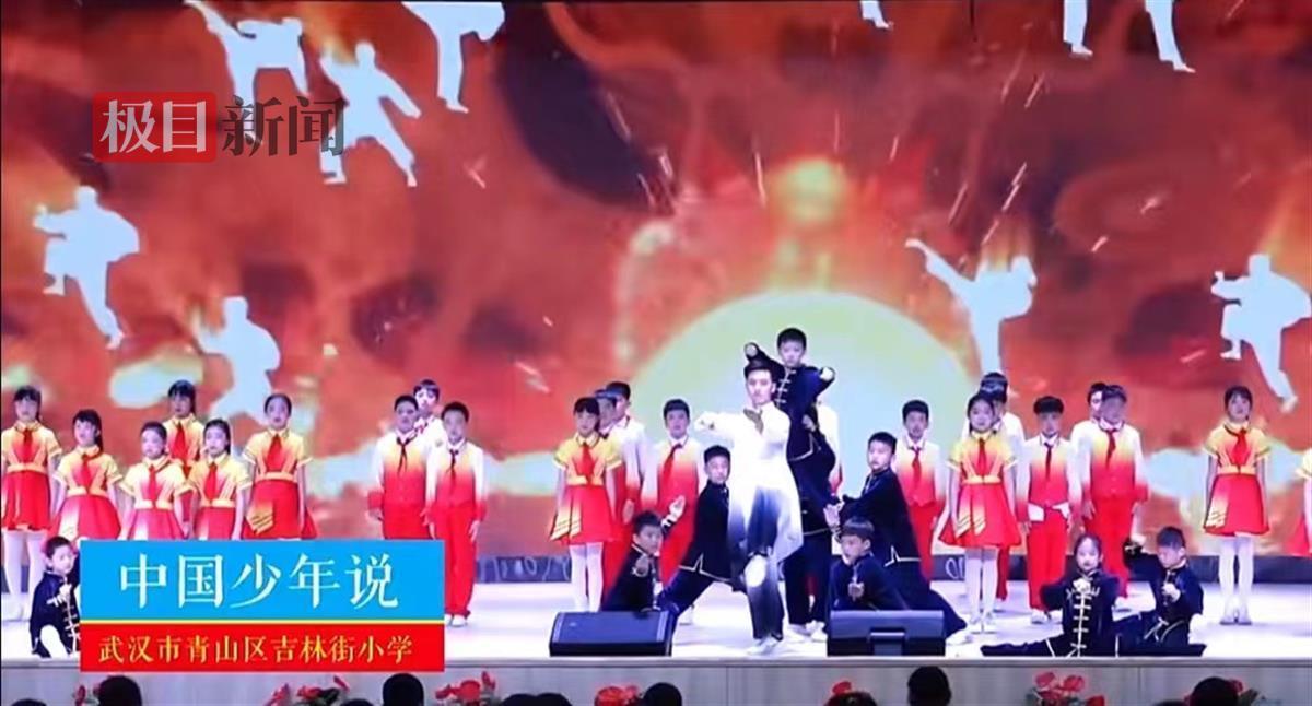 足球相互传球颠球技巧是什么_足球颠球技术_传球足球技巧颠球是谁发明的