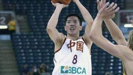国内最强后卫篮球_后卫篮球最强历史中国球员排名_中国历史最强篮球四大后卫
