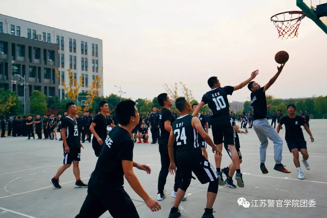 暂停篮球规则换人犯规吗_暂停篮球规则换人违法吗_篮球规则何时暂停换人