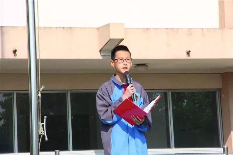 烟台游泳比赛_烟台港男子游泳冠军是谁_烟台游泳港男子冠军是谁呀