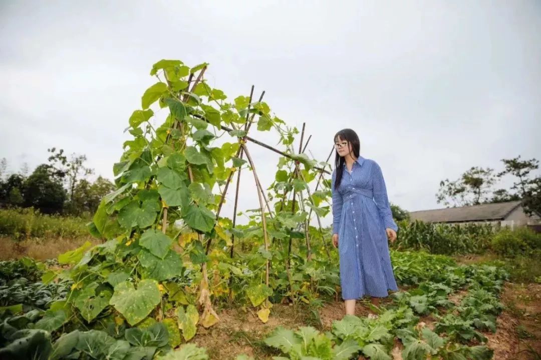烟台游泳港男子冠军是谁呀_烟台港男子游泳冠军是谁_烟台游泳比赛