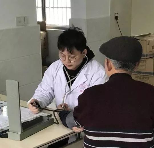 烟台游泳比赛_烟台游泳港男子冠军是谁呀_烟台港男子游泳冠军是谁