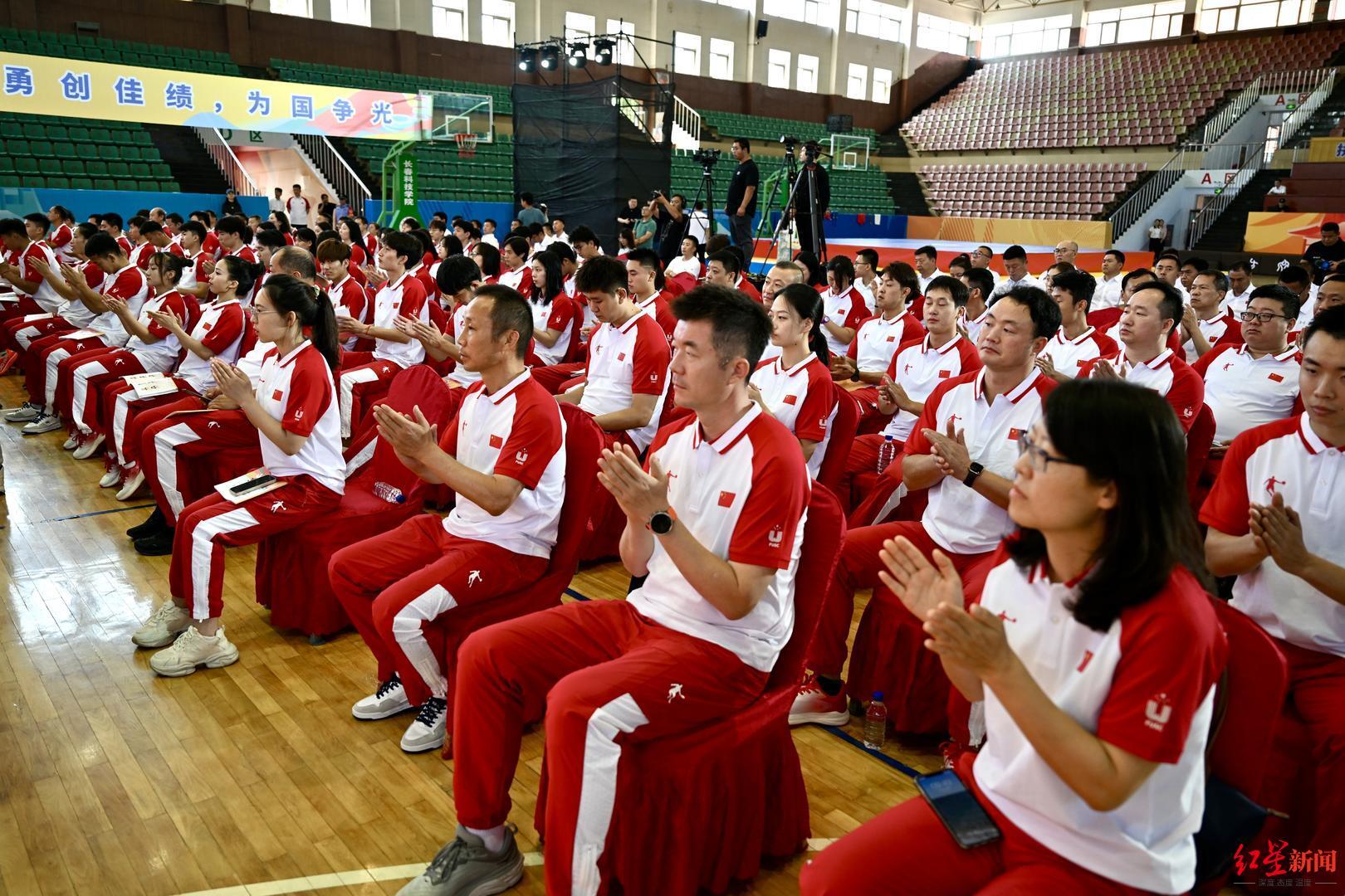 游泳教练冠军杨世界人是谁_游泳冠军叫杨什么_游泳世界冠军杨教练是哪里人