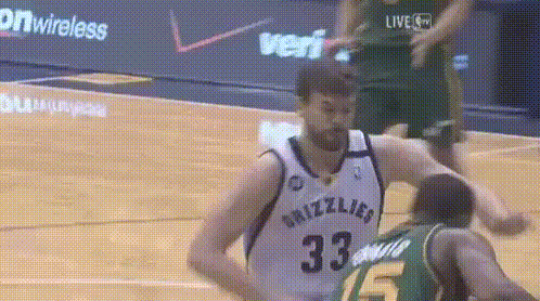 篮球西班牙_西班牙篮球犯规规则视频_西班牙篮球战术