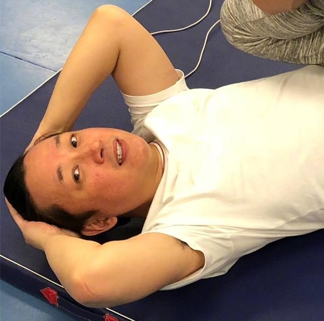 中年男明星的倔强，潘粤明健身的样子过于真实了