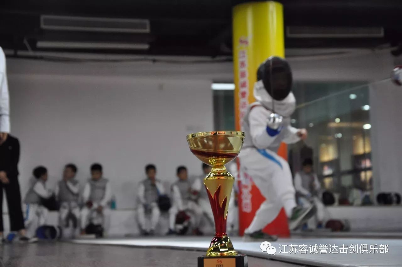 青少年击剑小技巧_青少年击剑训练教学大纲_青少年击剑比赛视频
