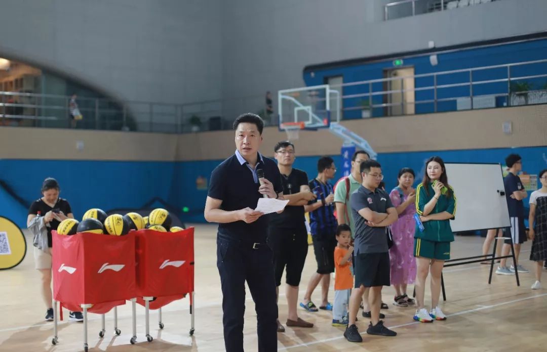 少年学击剑_青少年击剑比赛视频_青少年击剑小技巧