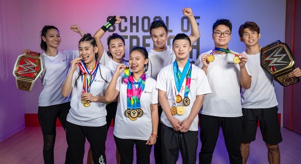 搭档健身明星训练视频_健身搭档图片_明星健身训练搭档