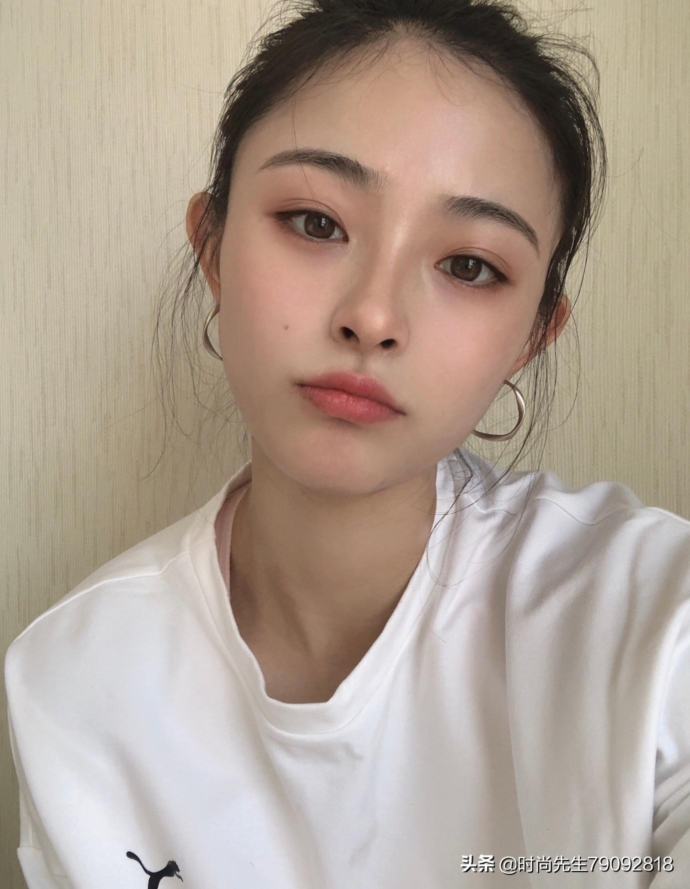 举重冠军女2020_女子举重高颜值冠军名单_举重冠军女生