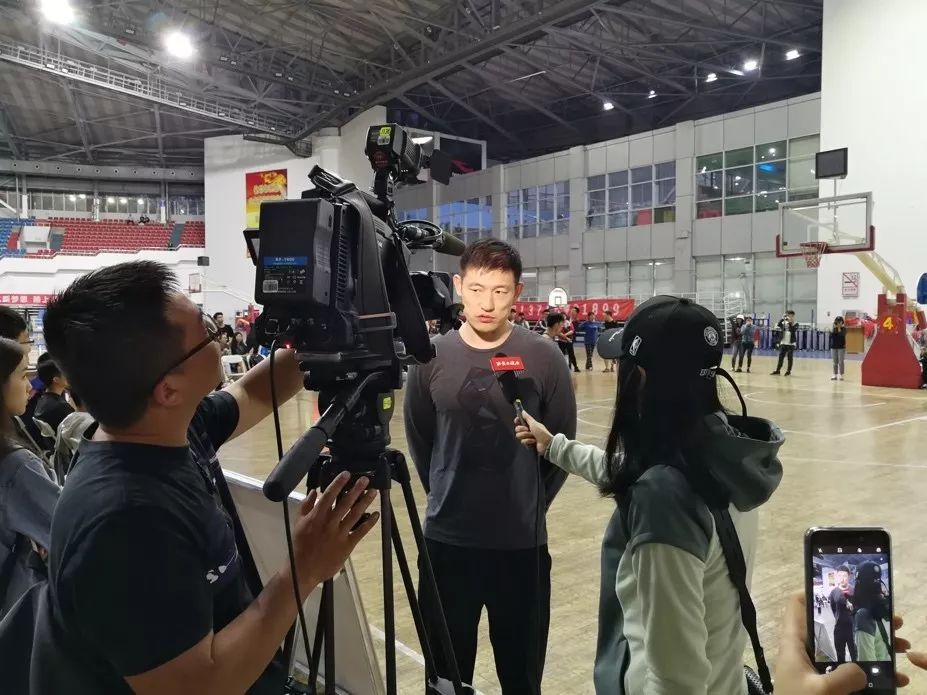 篮球单挑1 1是什么规则_单挑篮球规则是谁发明的_单挑篮球比赛规则