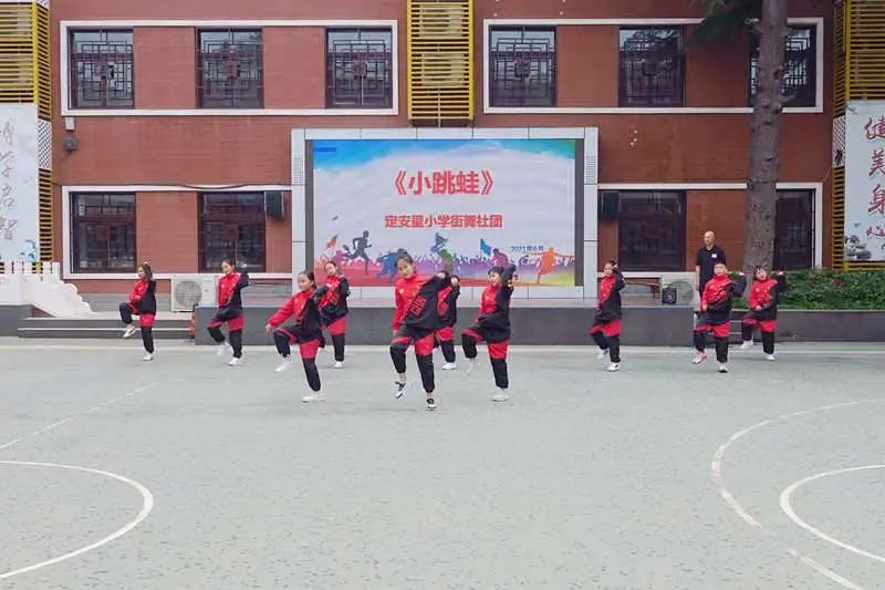 小苹果小学生体操版_小苹果的体操_小苹果广播体操视频中学版