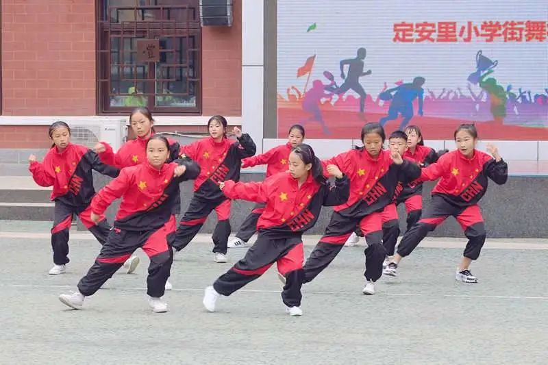 小苹果的体操_小苹果小学生体操版_小苹果广播体操视频中学版
