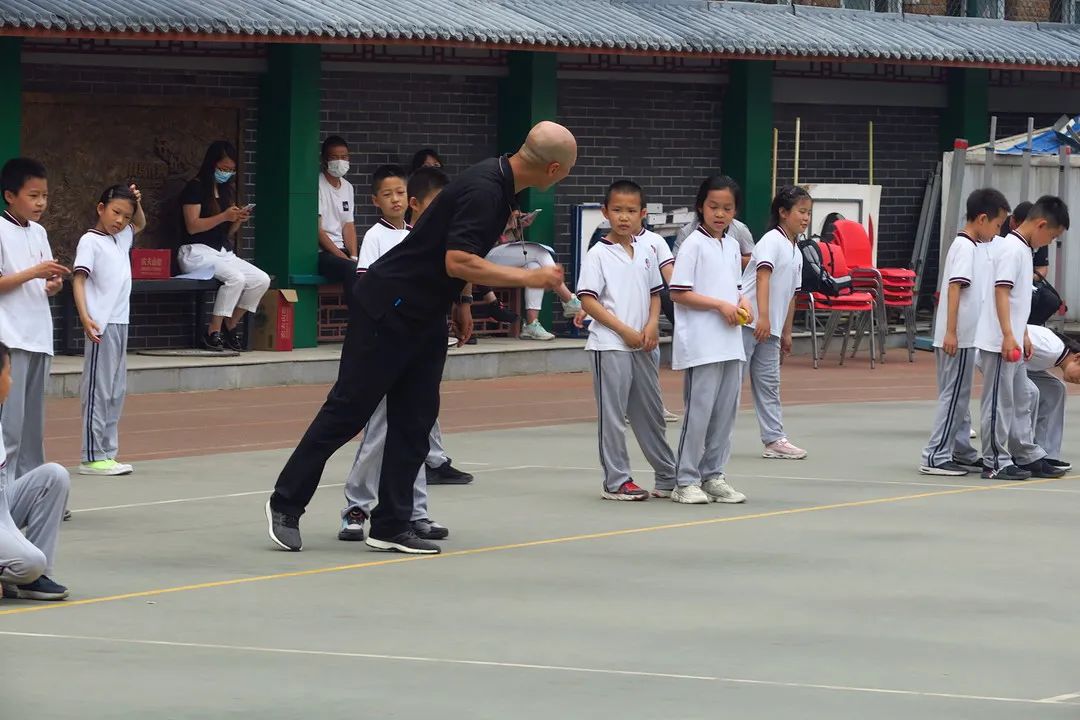 小苹果小学生体操版_小苹果的体操_小苹果广播体操视频中学版