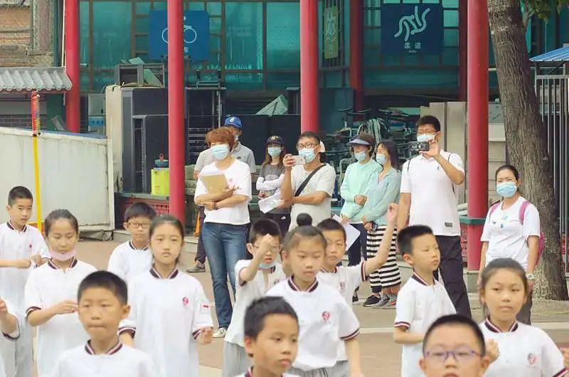 小苹果的体操_小苹果小学生体操版_小苹果广播体操视频中学版