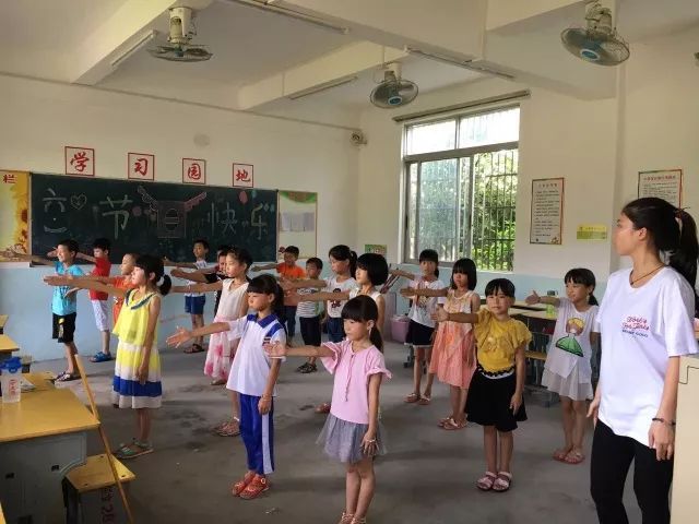 广州击剑课程费用多少_广州少儿击剑技巧培训_广州击剑馆