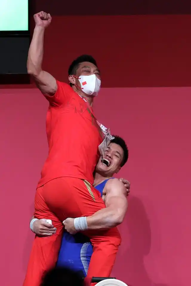 举重冠军会翻车_举重冠军惨状_举重冠军下场