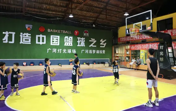 广河县一中篮球冠军是谁_广河县篮球运动员_广河县篮球队
