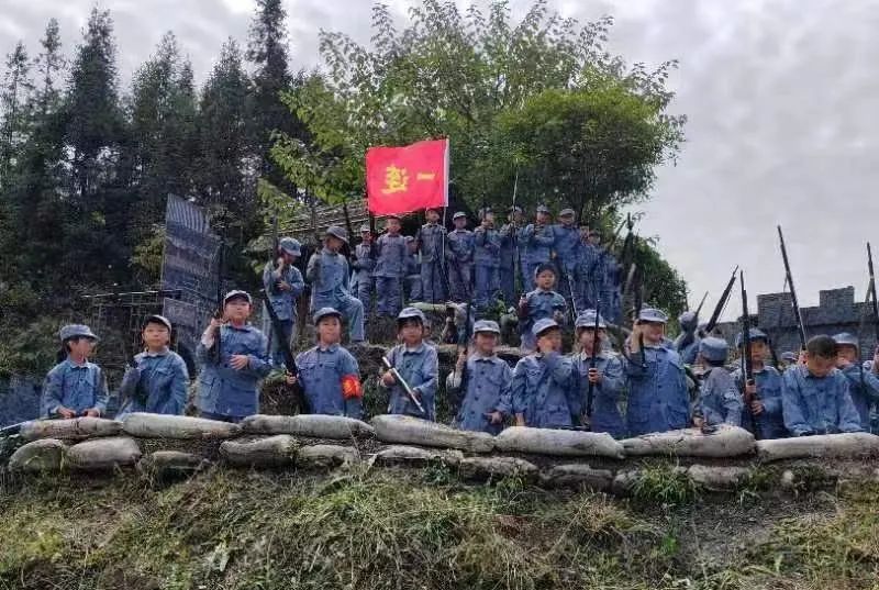 高中运动会方阵入场解说词_高中运动会方队30秒_高中运动会方队入场词