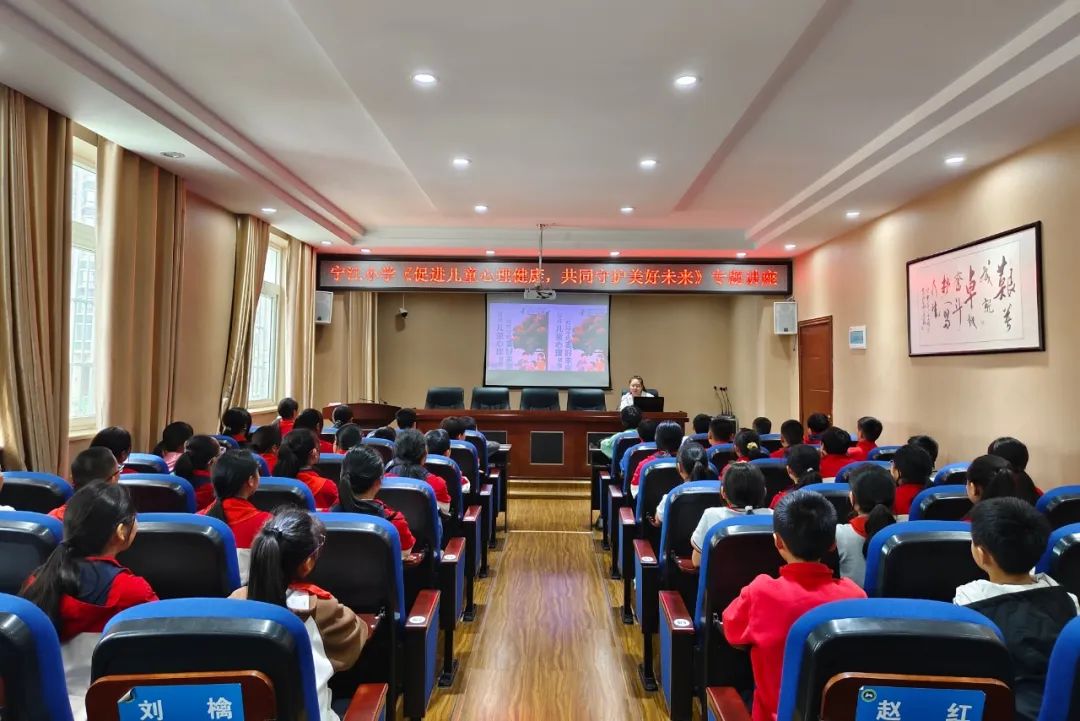 高中运动会方阵入场解说词_高中运动会方队入场词_高中运动会方队30秒