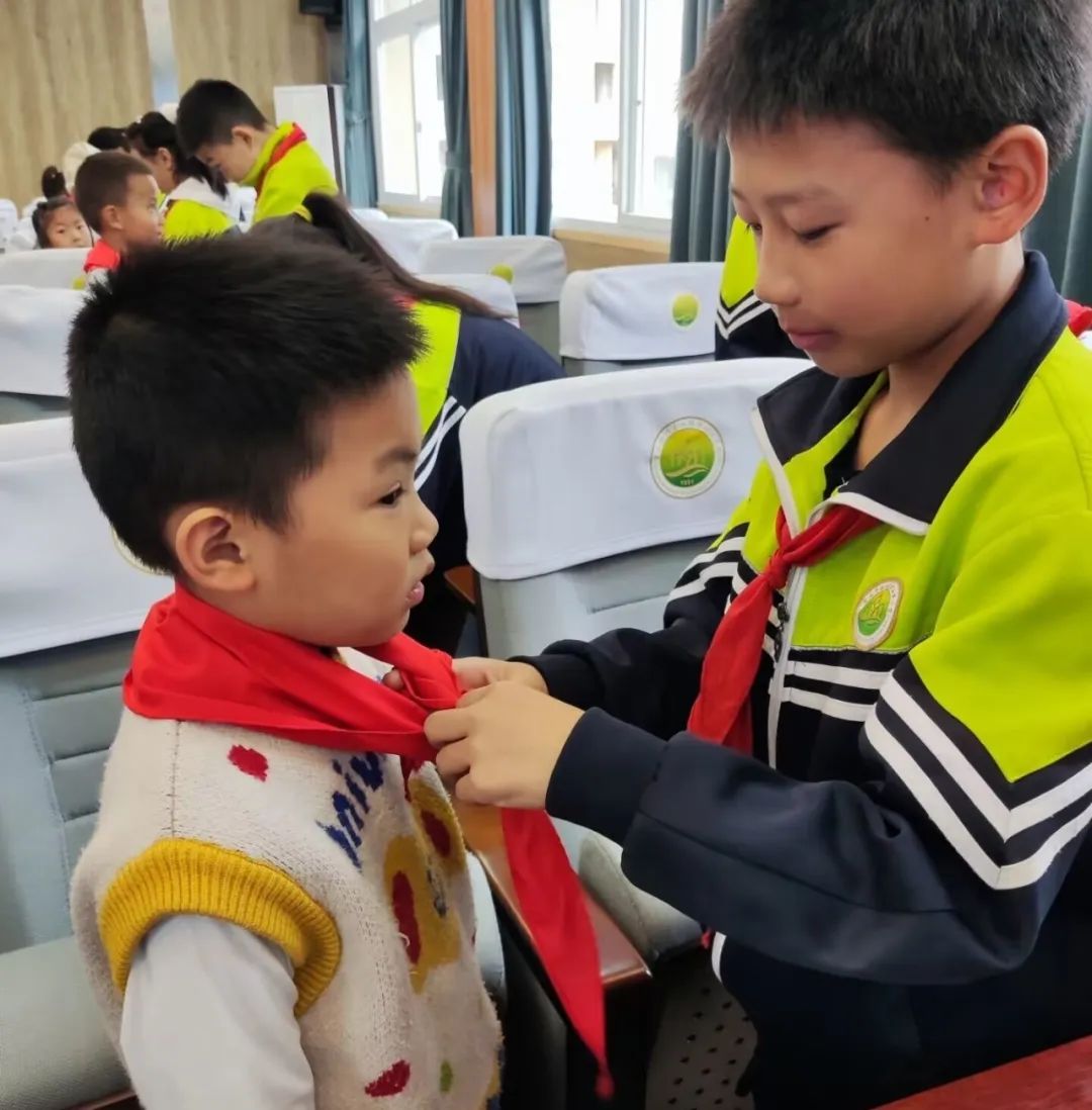 高中运动会方阵入场解说词_高中运动会方队30秒_高中运动会方队入场词