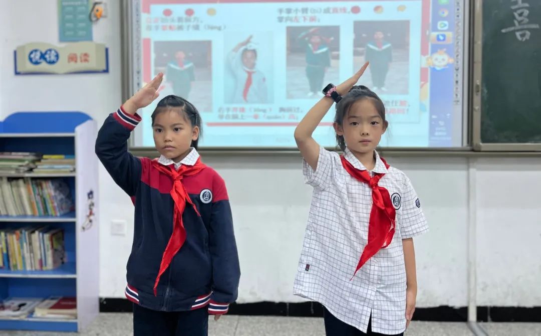 高中运动会方队入场词_高中运动会方队30秒_高中运动会方阵入场解说词