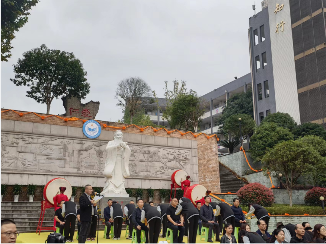 高中运动会方阵入场解说词_高中运动会方队入场词_高中运动会方队30秒