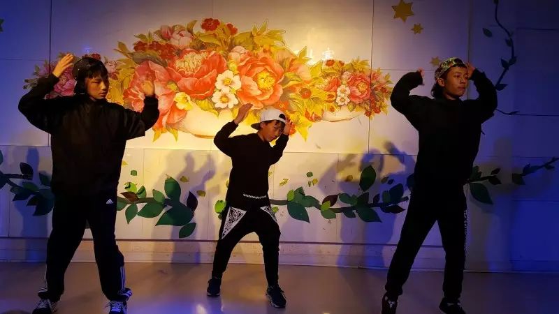 学生广播体操中文版_体操广播中文版学生视频_广播体操学生