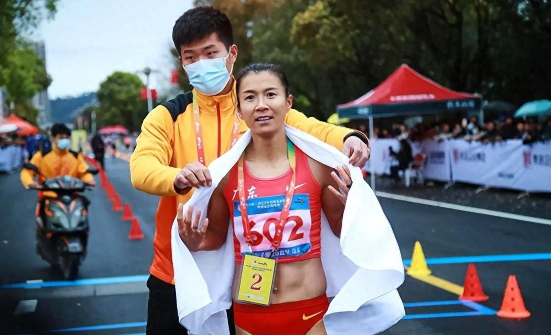 冠军运动竞走王丽萍是哪一期_冠军运动竞走王丽萍视频_竞走运动冠军王丽萍