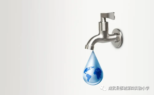 足球规则简易美食手抄报_足球创意手抄报_简易足球手抄报画足球