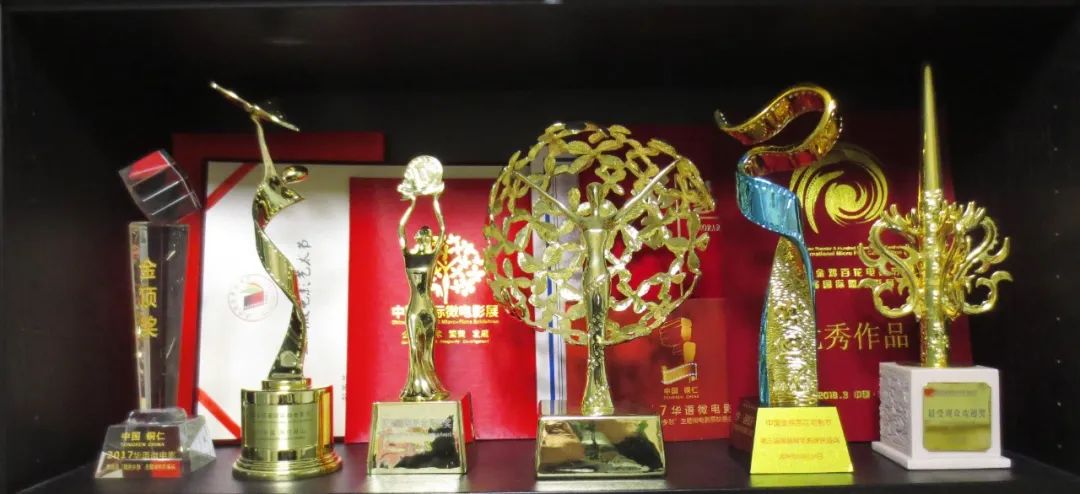 中外足球队长踢球技巧_中外踢球队长足球技巧是什么_踢足球外国