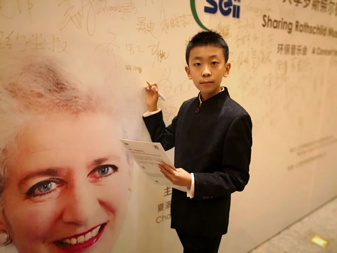 中外足球队长踢球技巧_踢足球外国_中外踢球队长足球技巧是什么
