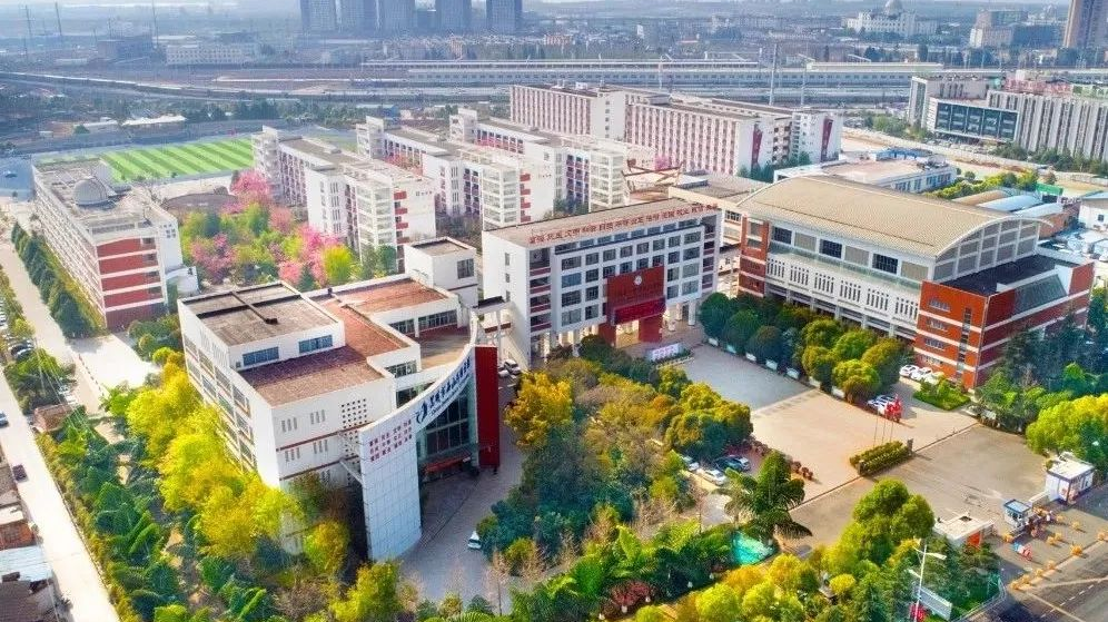 昆明击剑全国重剑冠军_昆明市第三中学的击剑冠军_昆明市击剑队