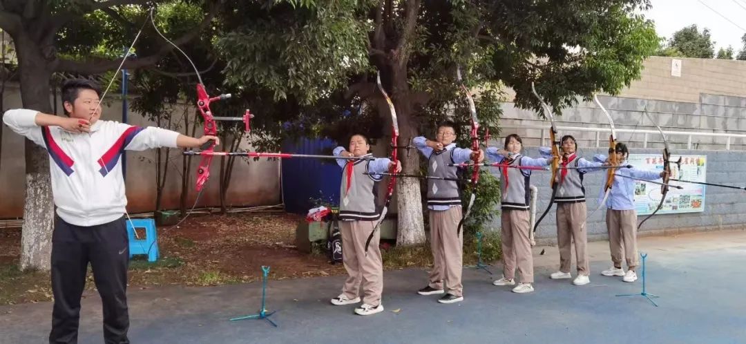 昆明市第三中学的击剑冠军_昆明市击剑队_昆明击剑全国重剑冠军