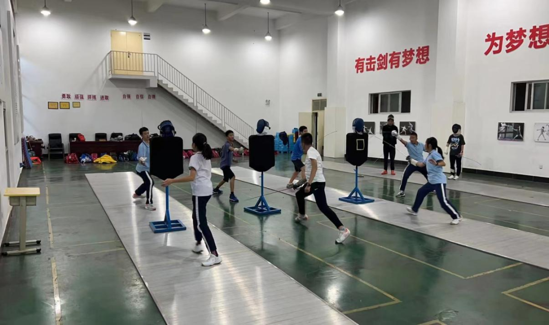 昆明击剑全国重剑冠军_昆明市击剑队_昆明市第三中学的击剑冠军