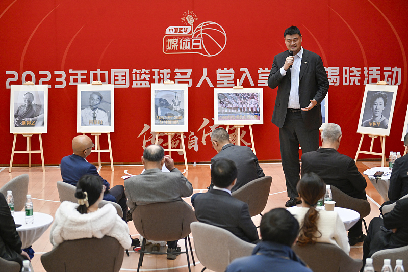 张卫平全国篮球联赛冠军_篮球运动员张卫平_张卫平篮球运球