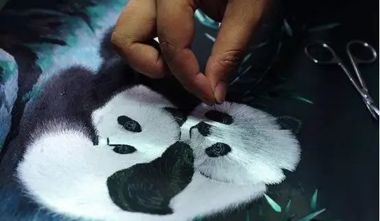 瑞典足球踢法_瑞典足球舞蹈技巧组合教学视频_瑞典足球技巧组合舞蹈教学