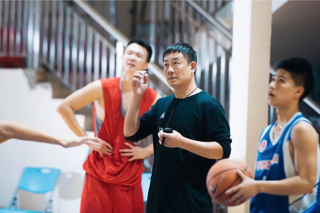 篮球高中东莞冠军是谁啊_东莞高中篮球联赛_东莞高中篮球冠军是谁